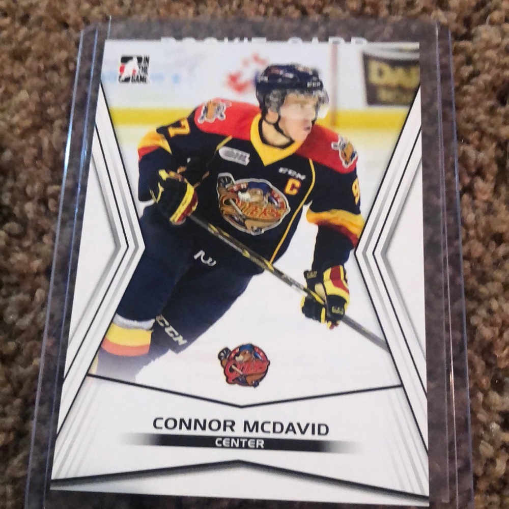 Connor McDavid Leaf rookie card